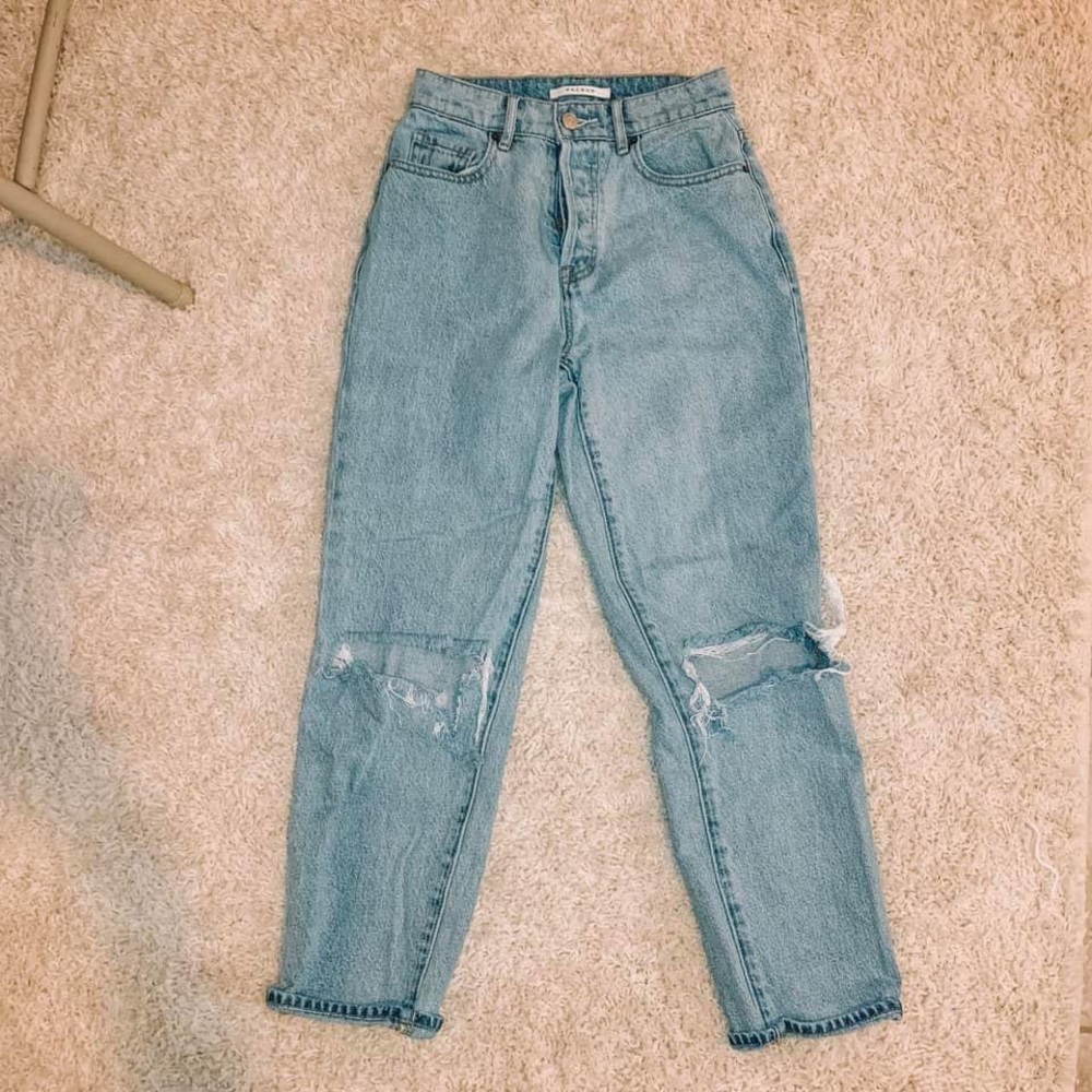 PacSun Distressed High Rise Straight Leg Jeans ✨